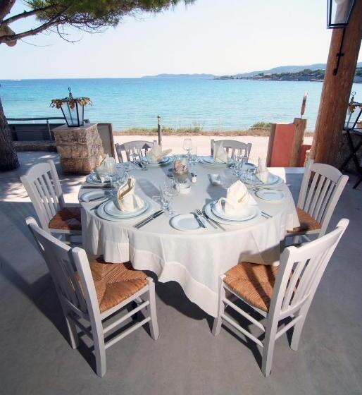 Epavlis Beach Resort