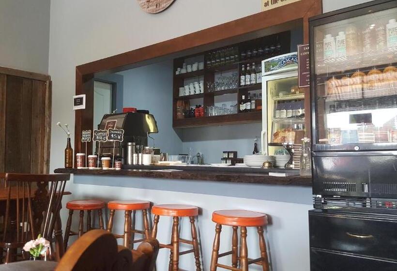 فندق The Bears Went Over The Mountain