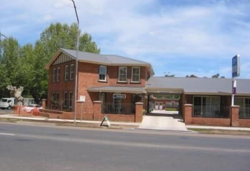 Отель Gundagai Gabriel Motor Inn