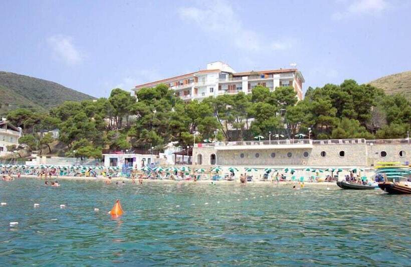 هتل Punta Licosa