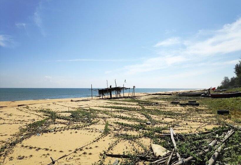 فندق Semarak Beach Inn