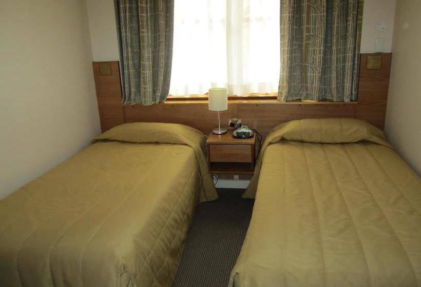 هتل Anu  University House