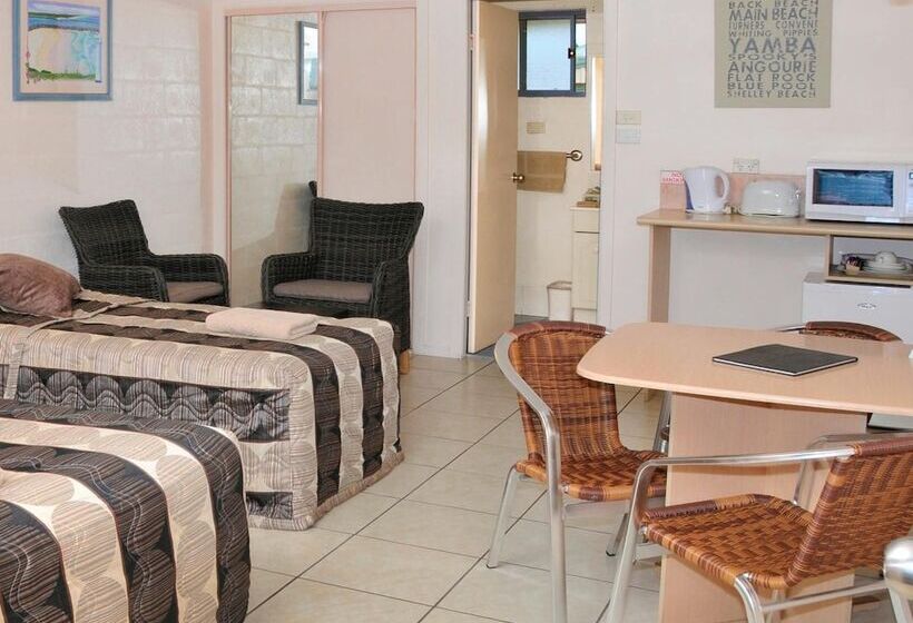 Yamba Twin Pines Motel