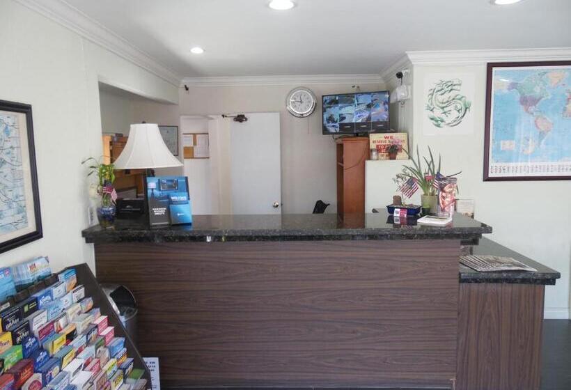 Hi Way Host Motel