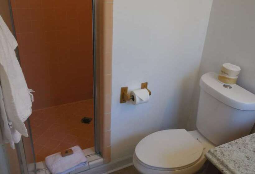 Hi Way Host Motel