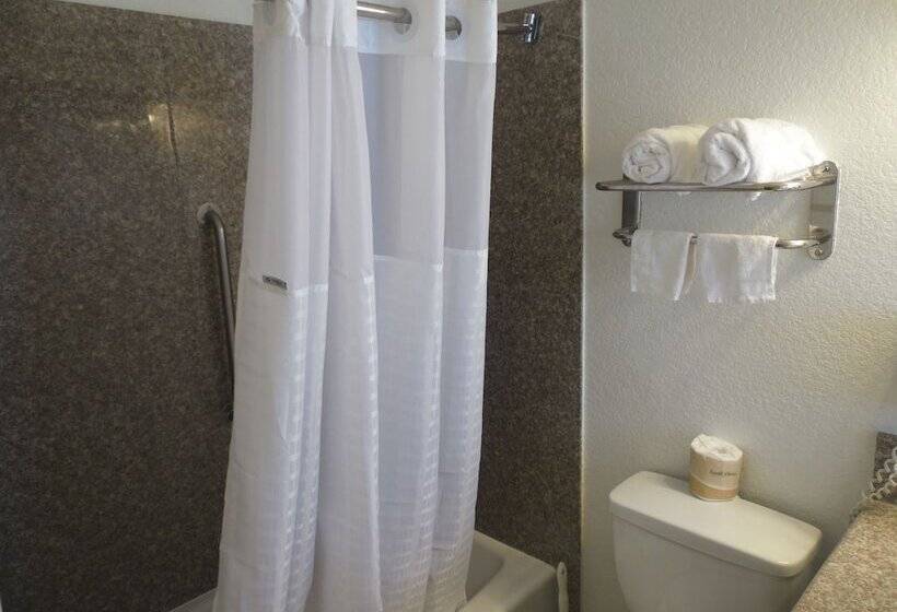 Hi Way Host Motel