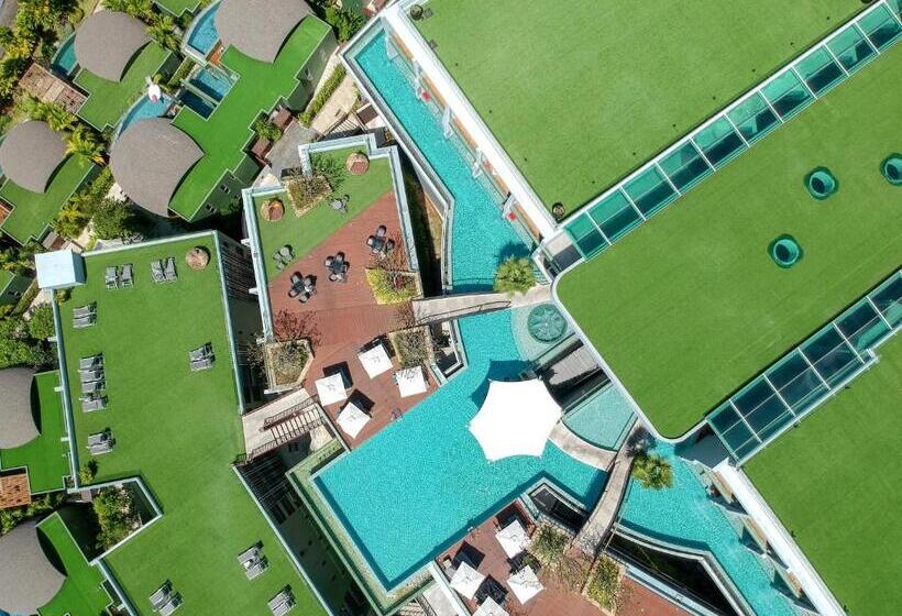 هتل Crest Resort & Pool Villas   Sha Extra Plus