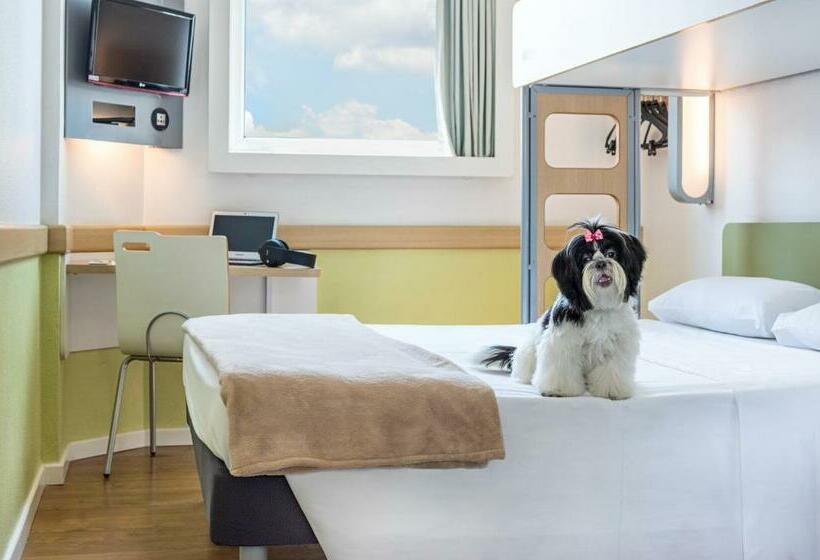 Отель Ibis Budget Tours Nord