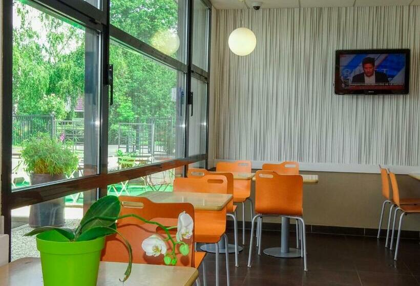 Отель Ibis Budget Tours Nord