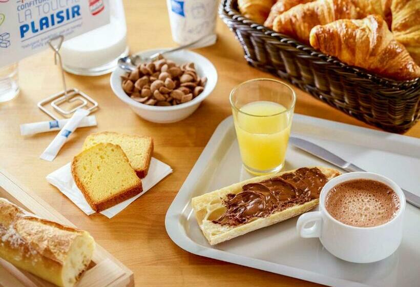 Отель Ibis Budget Tours Nord