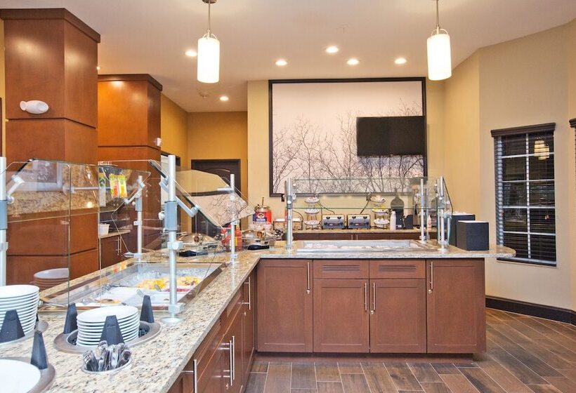 Отель Staybridge Suites Austin South Interstate Hwy 35, An Ihg
