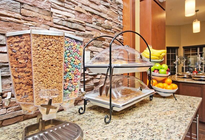 Отель Staybridge Suites Austin South Interstate Hwy 35, An Ihg