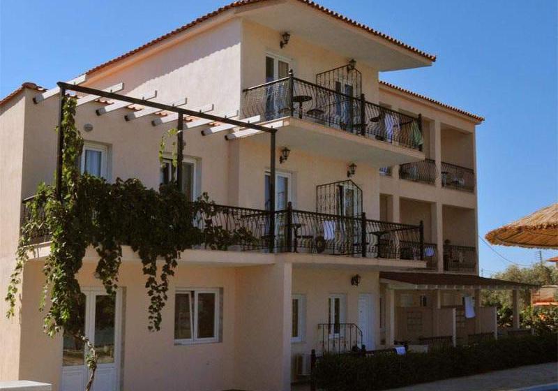 هتل Sunrise Beach