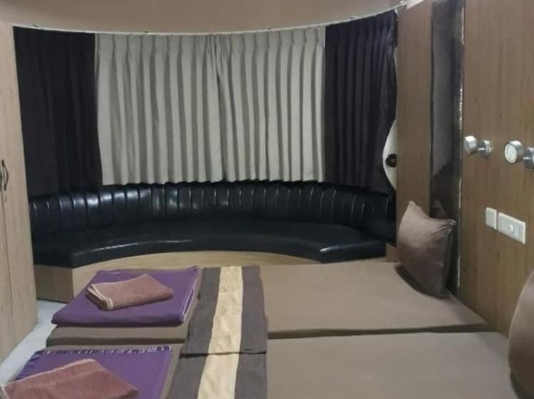 The Kei Inn & Suites Hotel Near Salt Lake