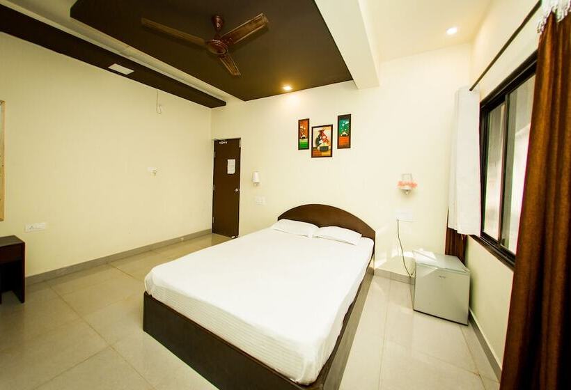 فندق Madhu's Inn