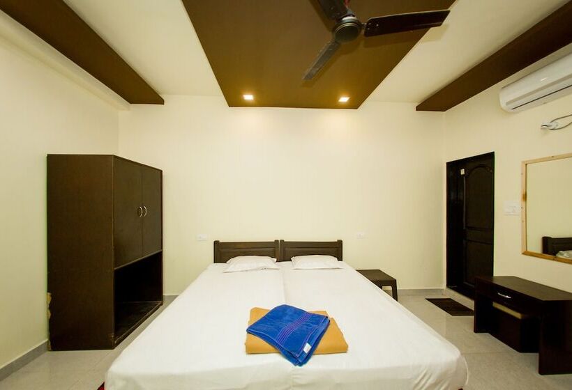 فندق Madhu's Inn