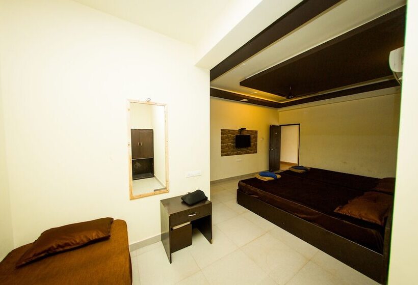 فندق Madhu's Inn