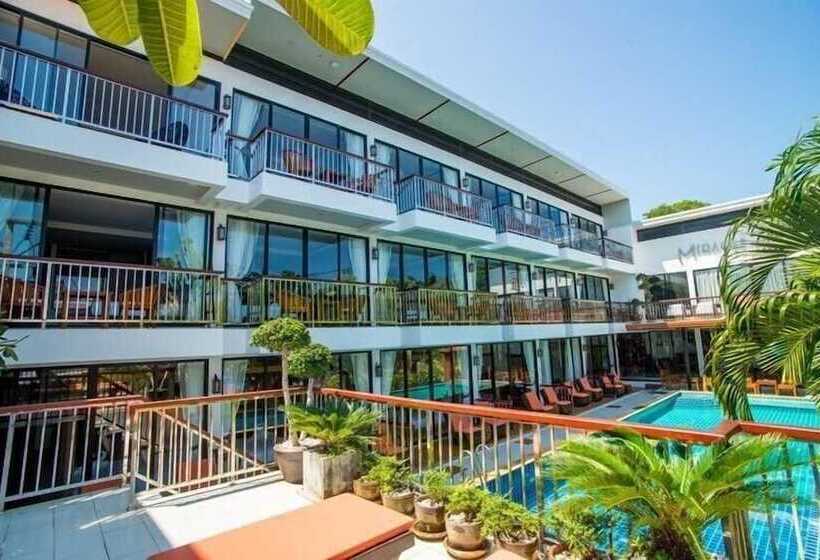 فندق Z&z House