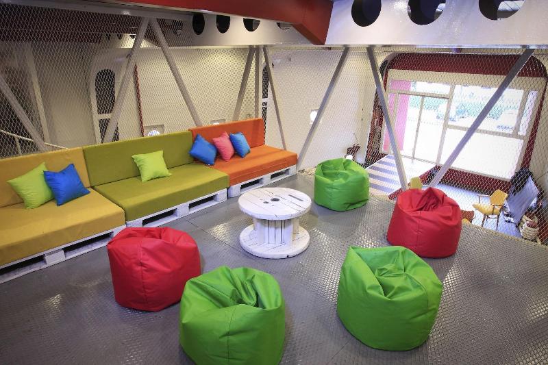 هاستل Botel Marina