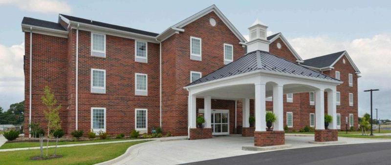 Отель Appomattox Inn And Suites