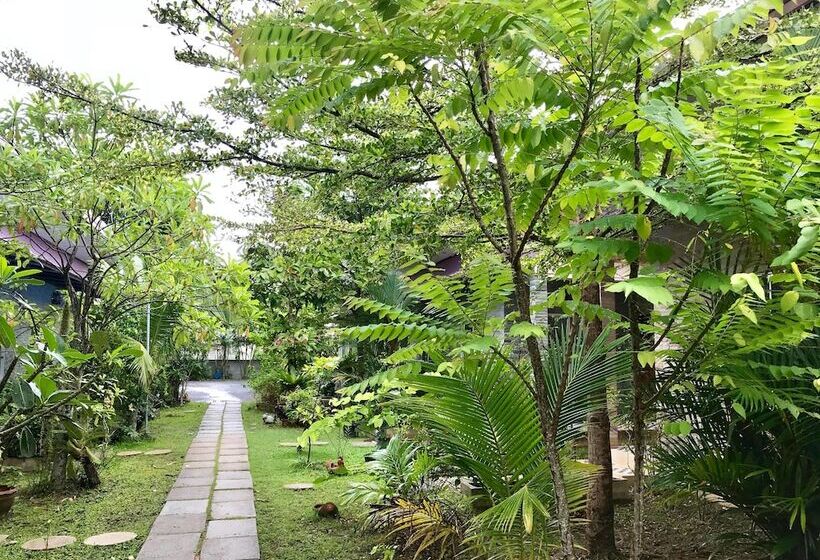 هتل Canal Resort