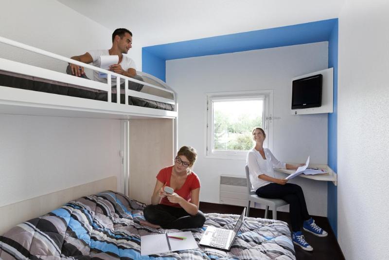 בית מלון כפרי F1 Bourges