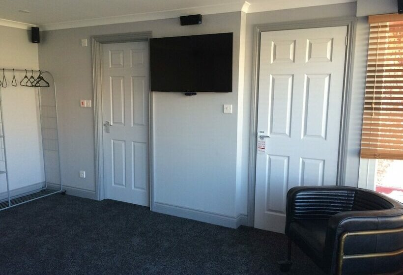 فندق Links Lets Room Only