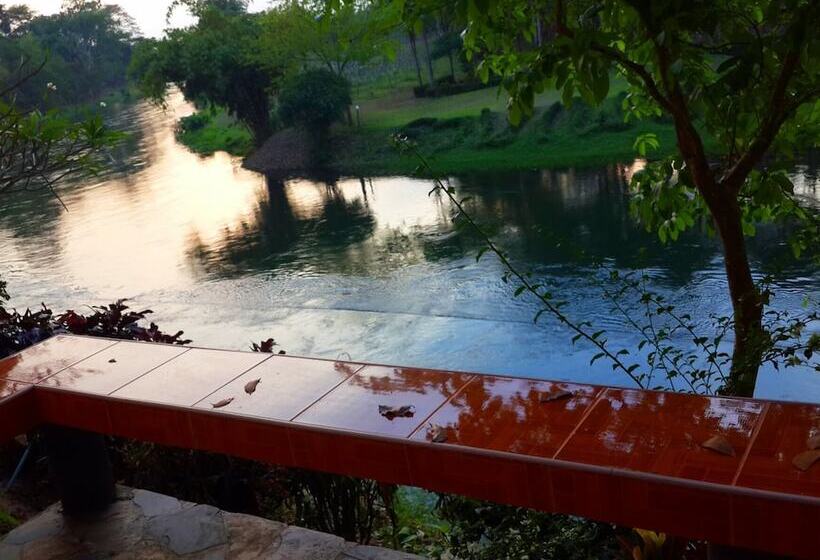 فندق Suanphet Riverview Resort