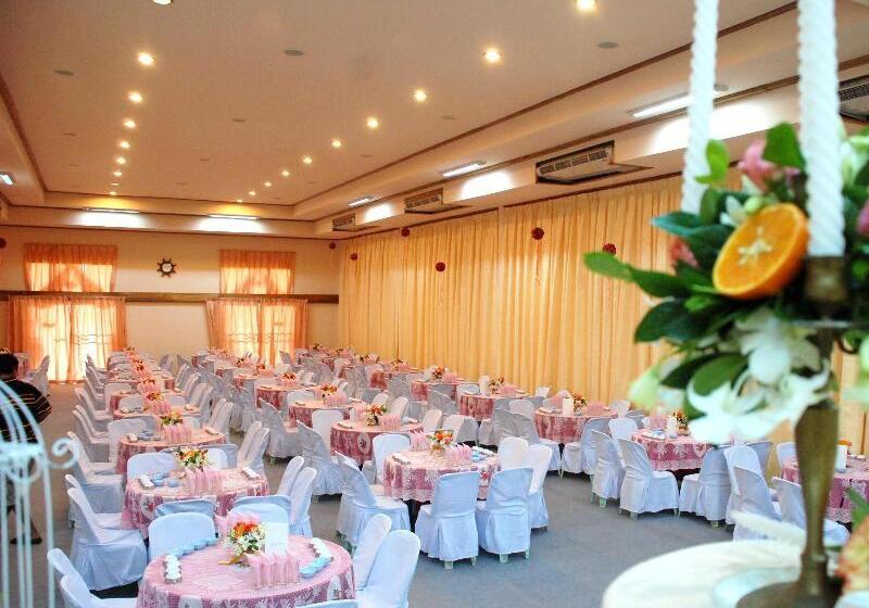 فندق Suanphet Riverview Resort