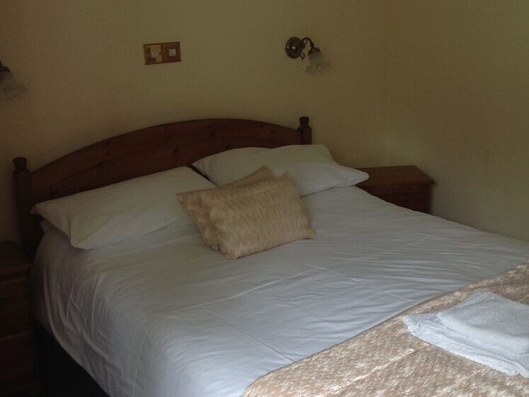 בית מלון כפרי The Glan Yr Afon Inn