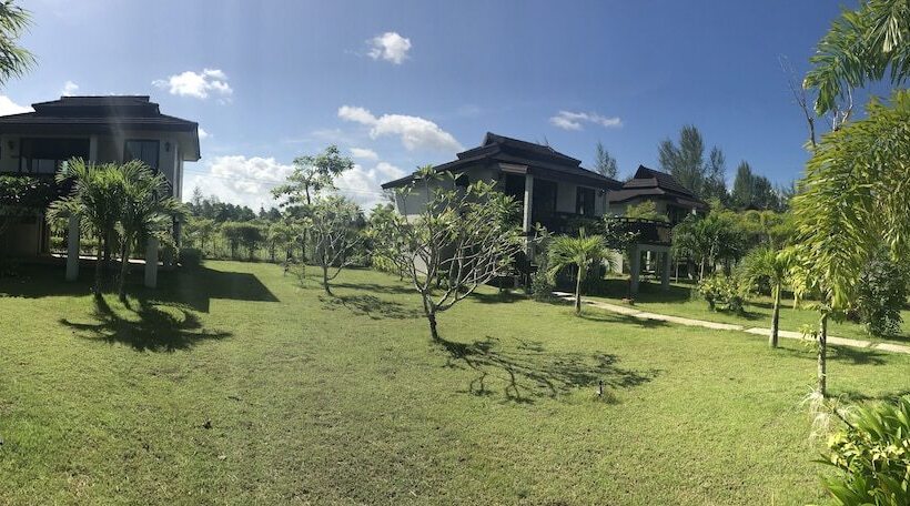 هتل The Hip Resort @ Khao Lak
