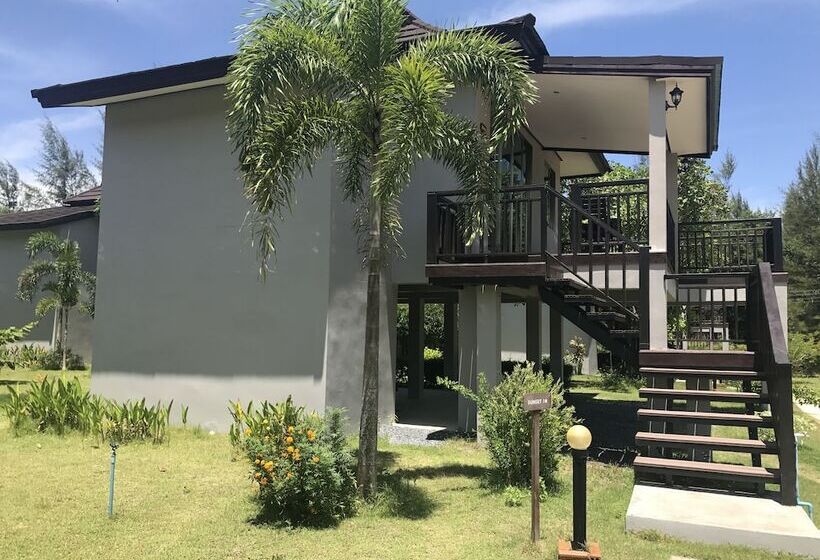 هتل The Hip Resort @ Khao Lak