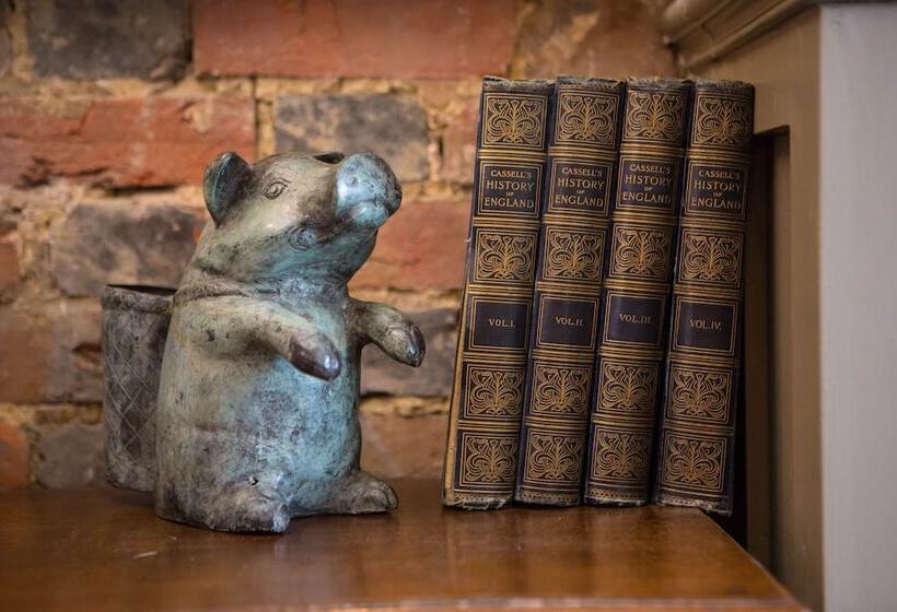 ホテル The Curious Pig In The Parlour