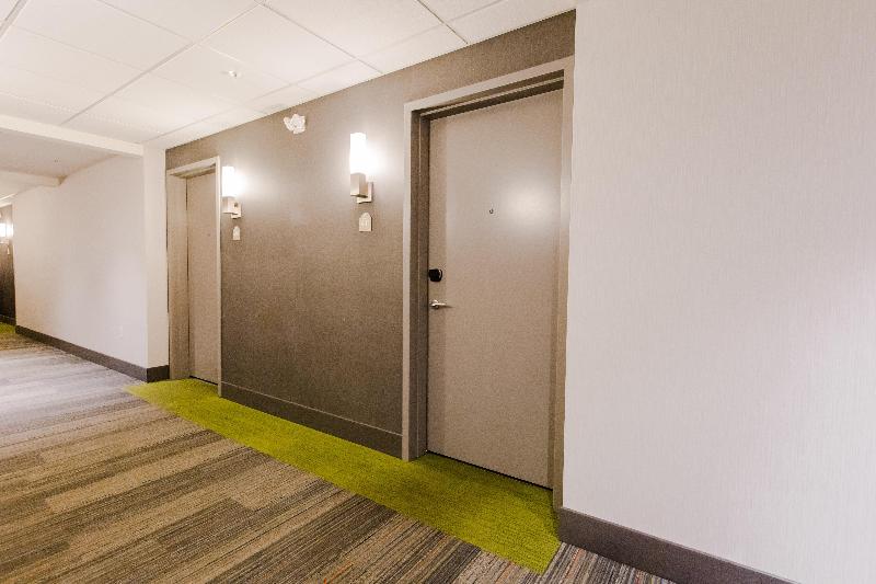 酒店 Candlewood Suites West Edmonton   Mall Area, An Ihg