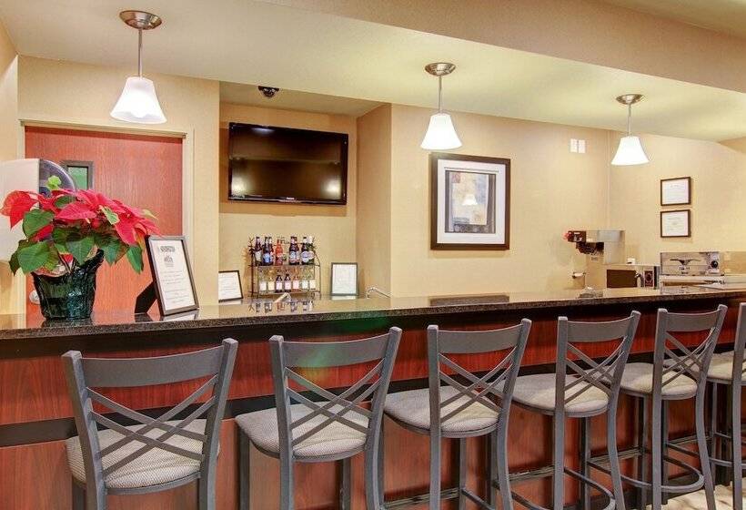 فندق Cobblestone Inn & Suites  Steele