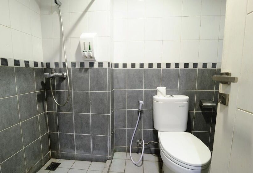 هتل Legreen Suite Tebet