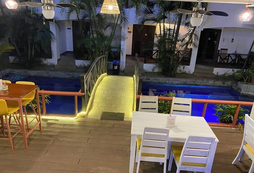 酒店 Nirvana Beach Resort