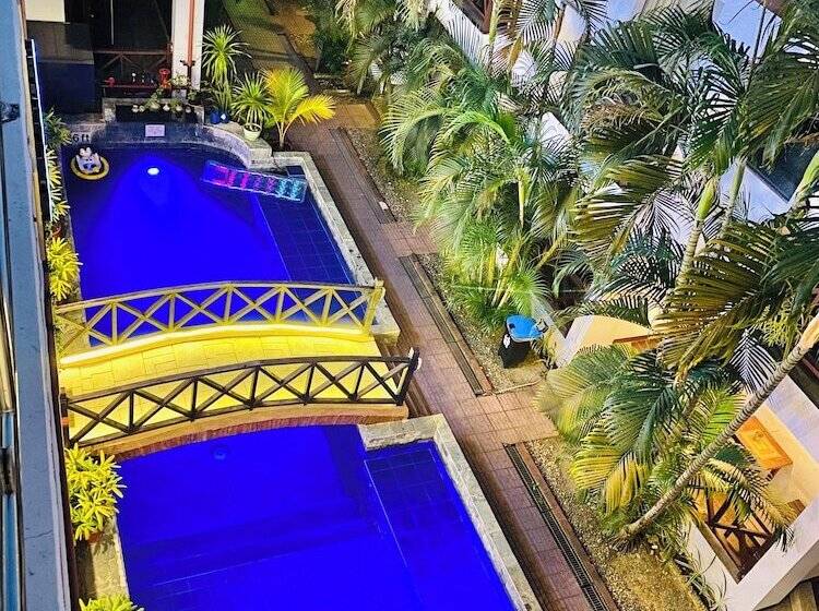 酒店 Nirvana Beach Resort