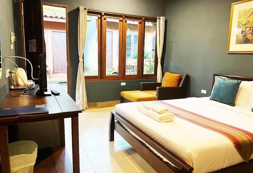 هتل Phuket Siam Villas   Sha Plus