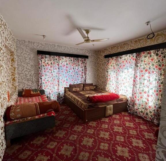 호텔 Kashmir Heaven