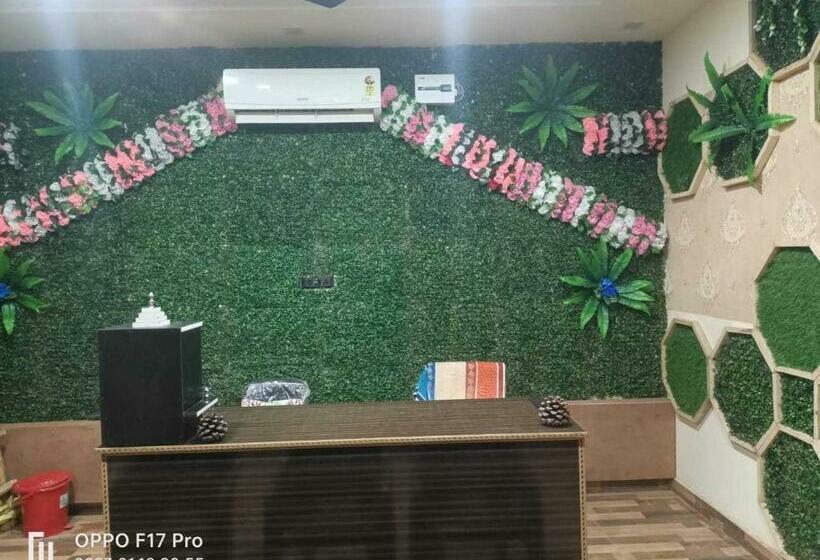 هتل Oyo 81039 Green Paradise Guest House