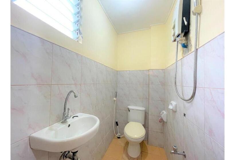 בית מלון כפרי Oyo 876 Escurel Inn Boracay