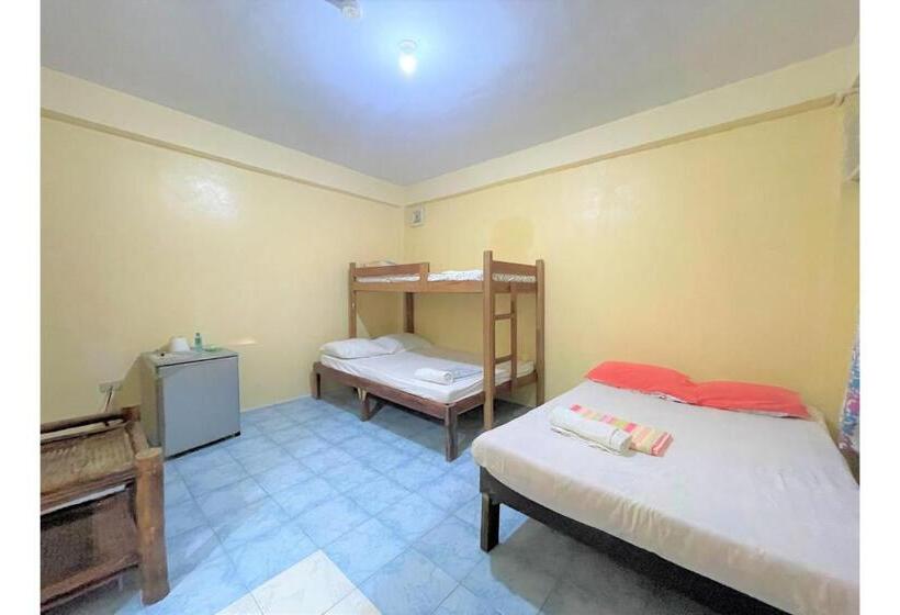 בית מלון כפרי Oyo 876 Escurel Inn Boracay