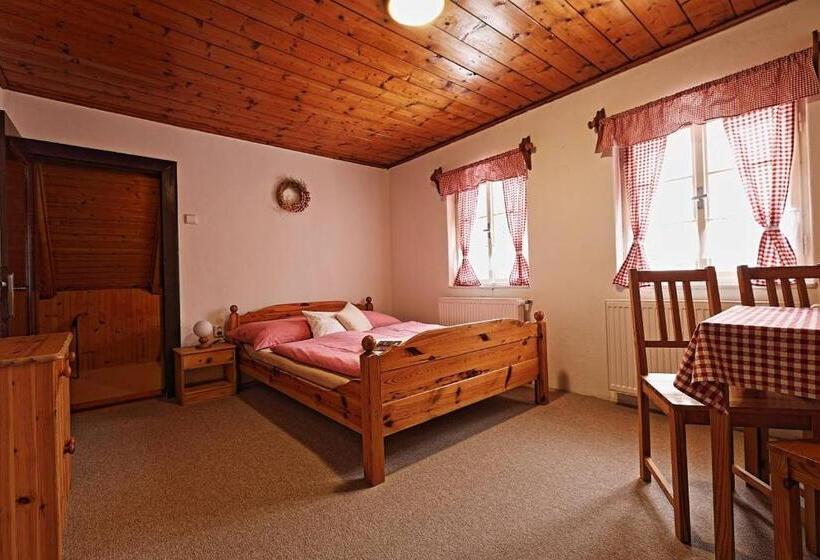 هاستل Penzion A Restaurace U Paseků