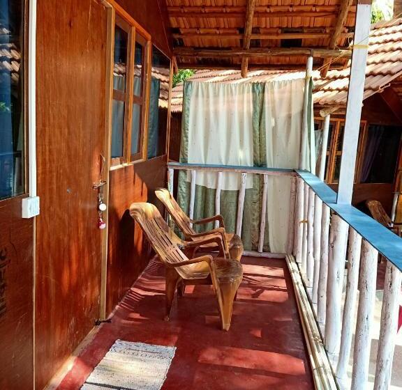 בית מלון כפרי Shiv Sai Huts