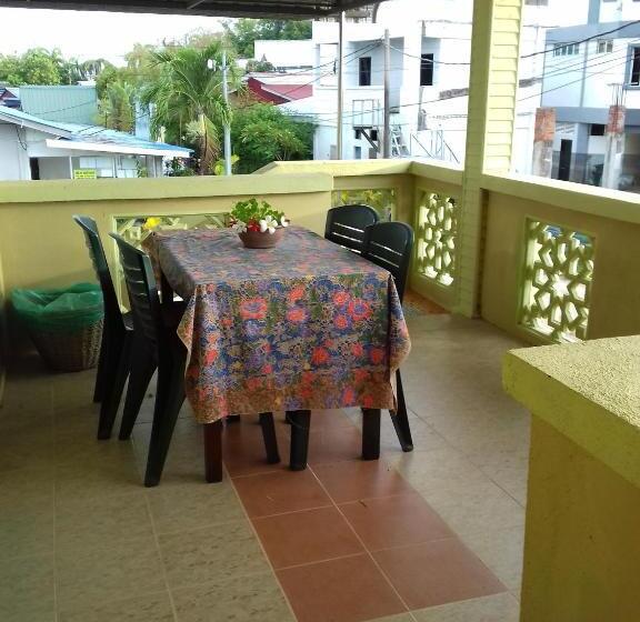 مُتل Mai Chenang Guesthouse