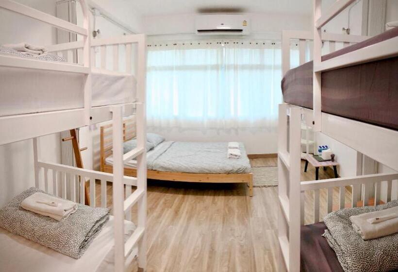Room Story Hostel