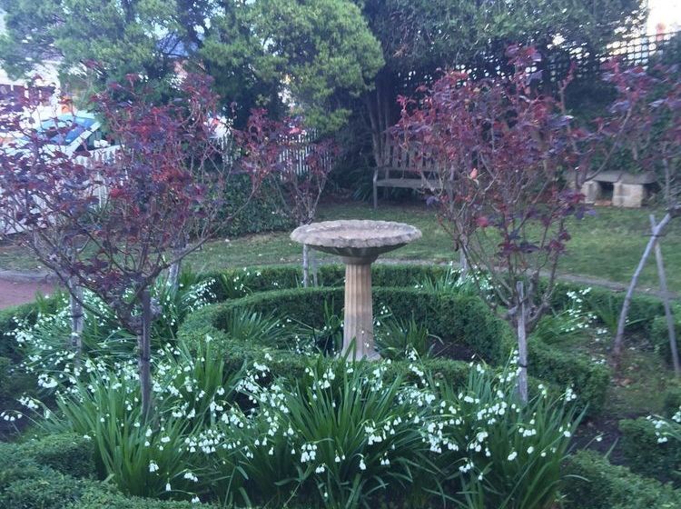 تختخواب و صبحانه Gregory House