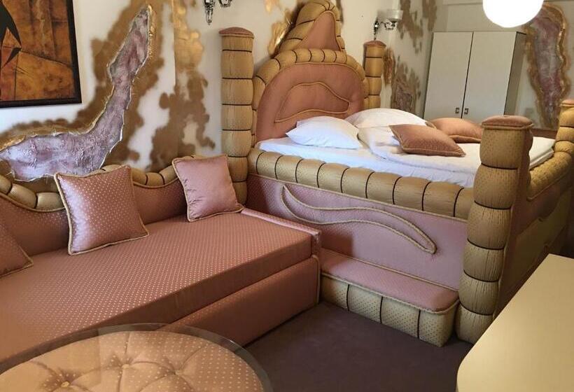 هتل Bali Colosseum