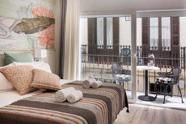 هتل Casa Rainbow Sitges
